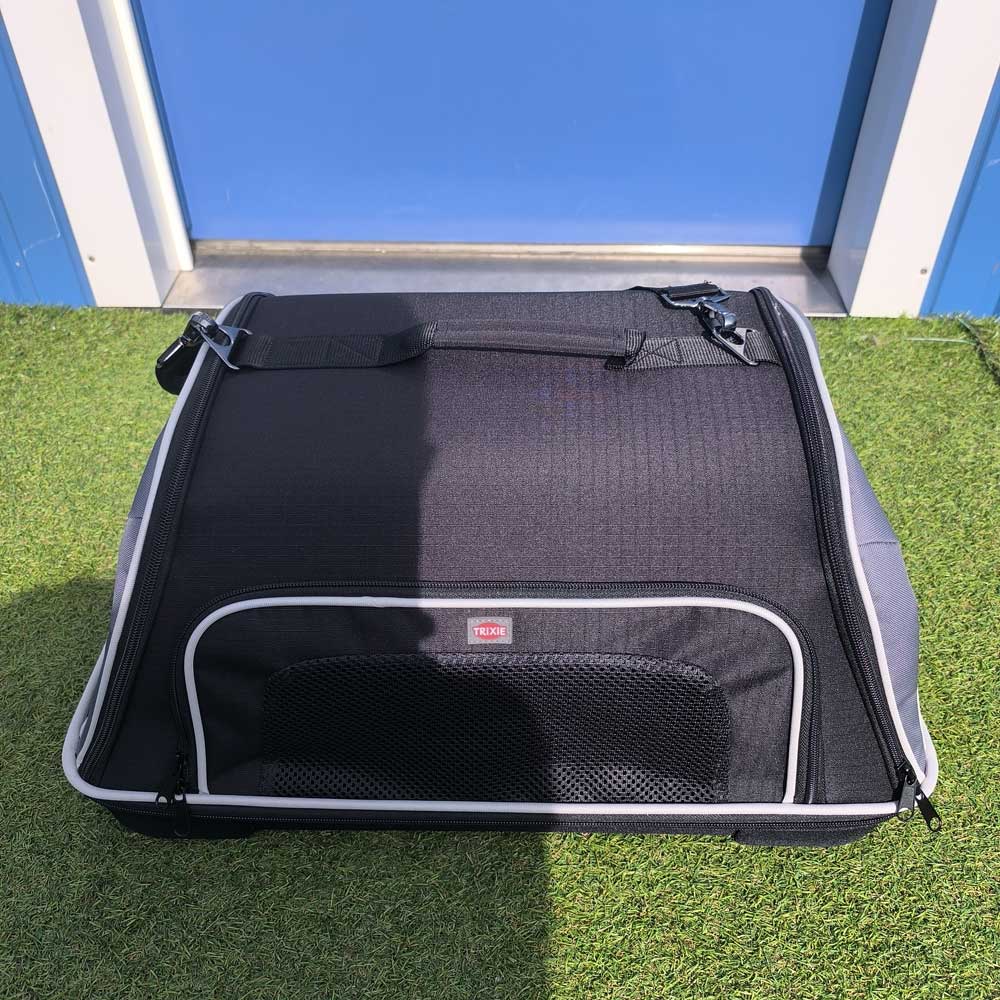 Brussels Airlines dog carrier 55 x 40 x 23 cm, approved for pet 8kg bag included, carrier in-cabin under seat