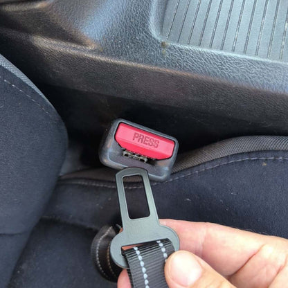 Dog Car Seat Belt with Bungee – Clicks into Buckle – 67 cm