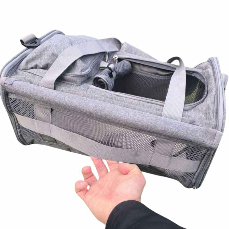 KLM Airloo pet cabin bag, dimensions 46 x 28 x 24 cm, ailrline approved travel carrier with size for small dog or cat