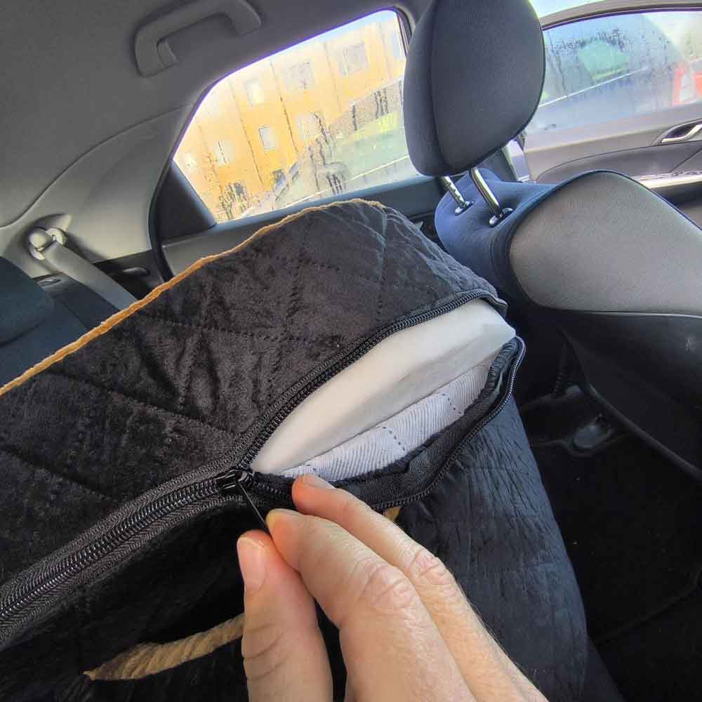 Premium Car booster seat for Large Dog or 2 Small Dogs up to 25kg with orthopedic pillow