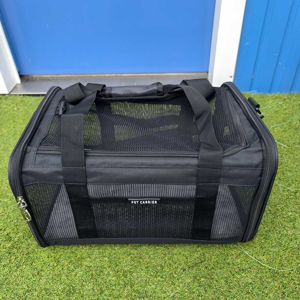 transavia pet carrier bag