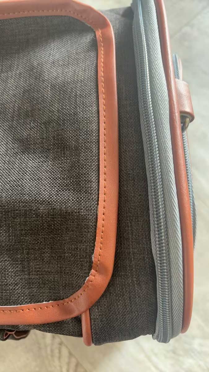 Delta airlines pet carrier 46 x 28 x 28 cm (18” x 11” x 11”) in-cabin under seat