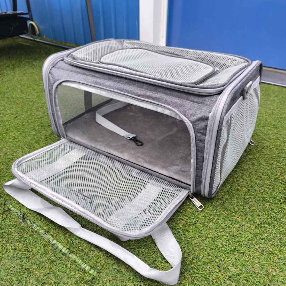 Top-expandable Transavia pet carrier in-cabin 40x30x24cm airline approved for small dogs and medium cats